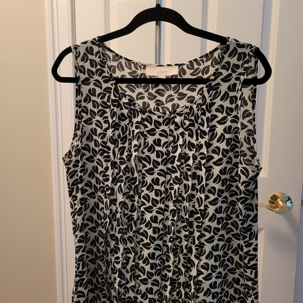 LOFT Black and Light Mint Green Sleeveless Blouse. Medium